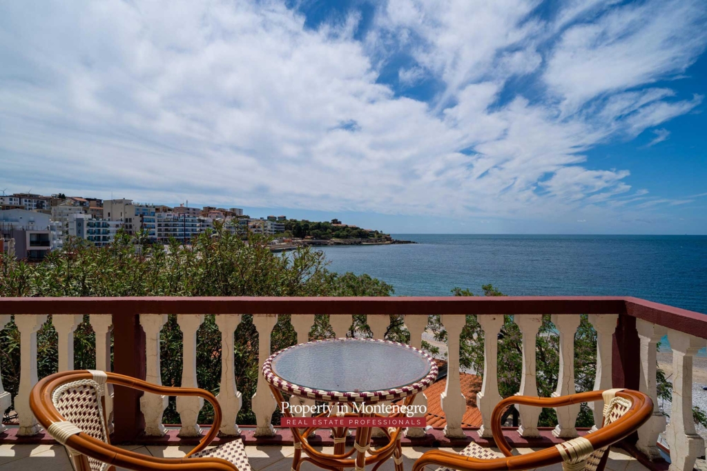Waterfront house for sale in Bar