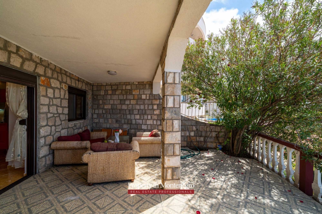 Waterfront house for sale in Bar