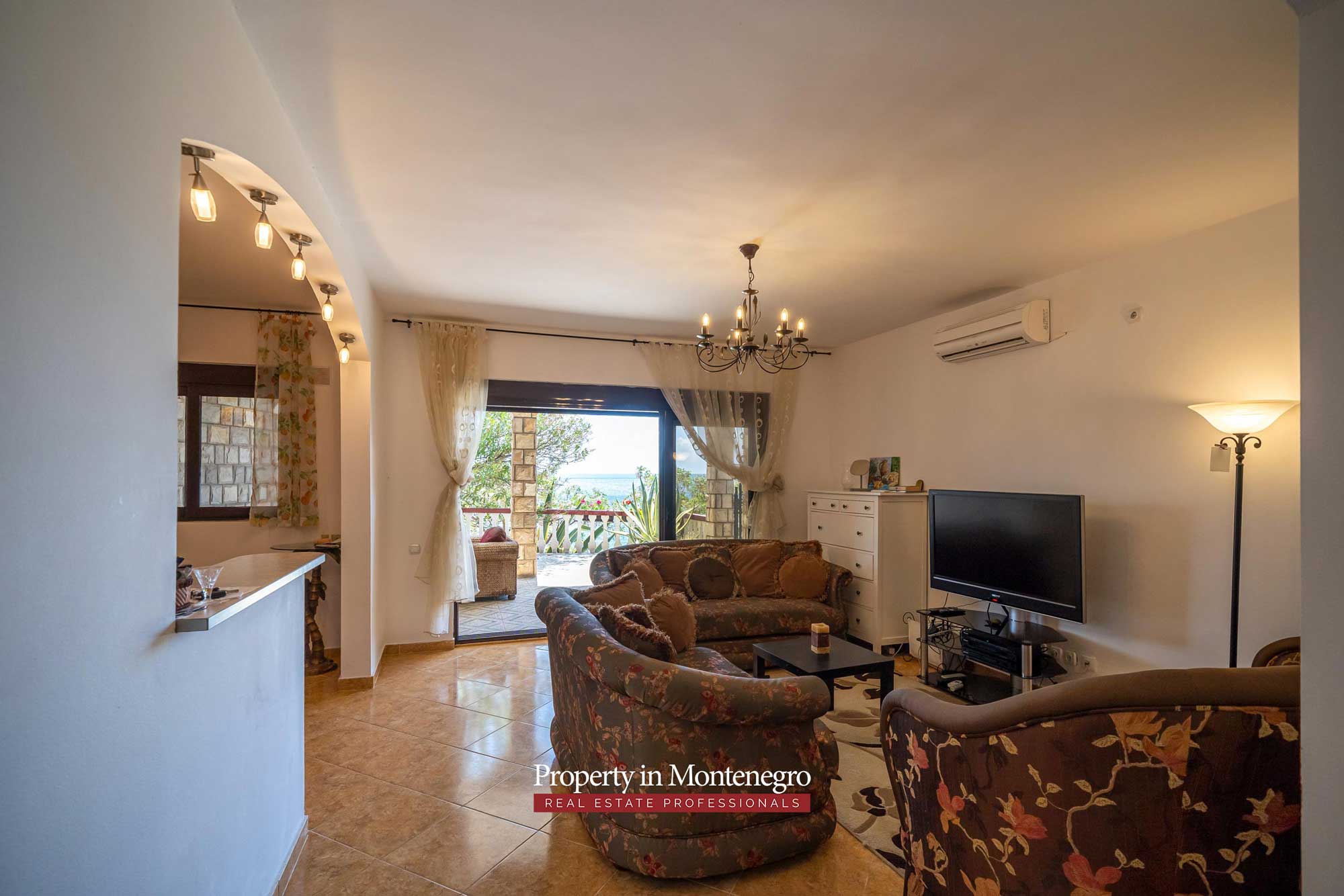 Waterfront house for sale in Bar 56