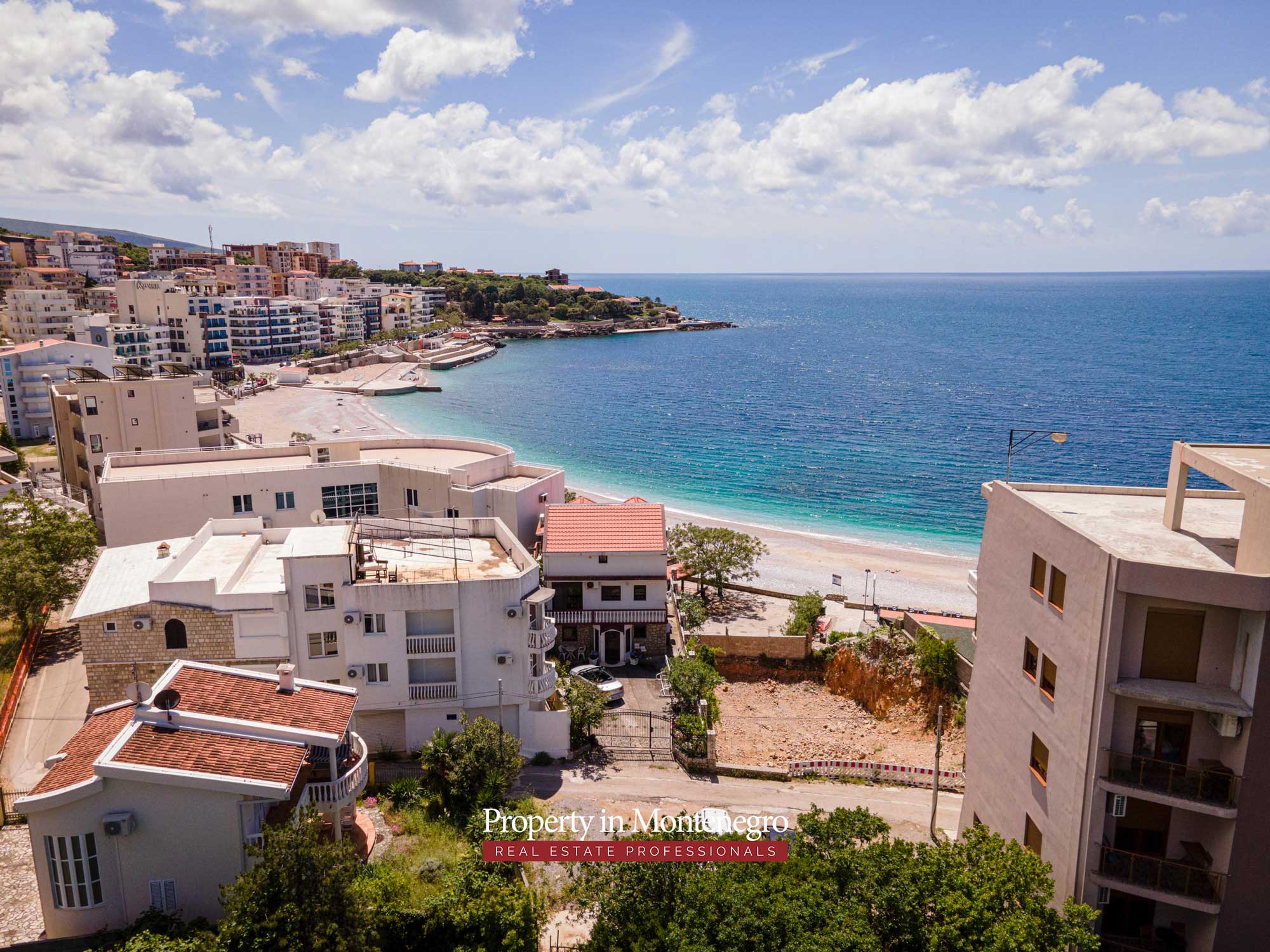 Waterfront house for sale in Bar 63