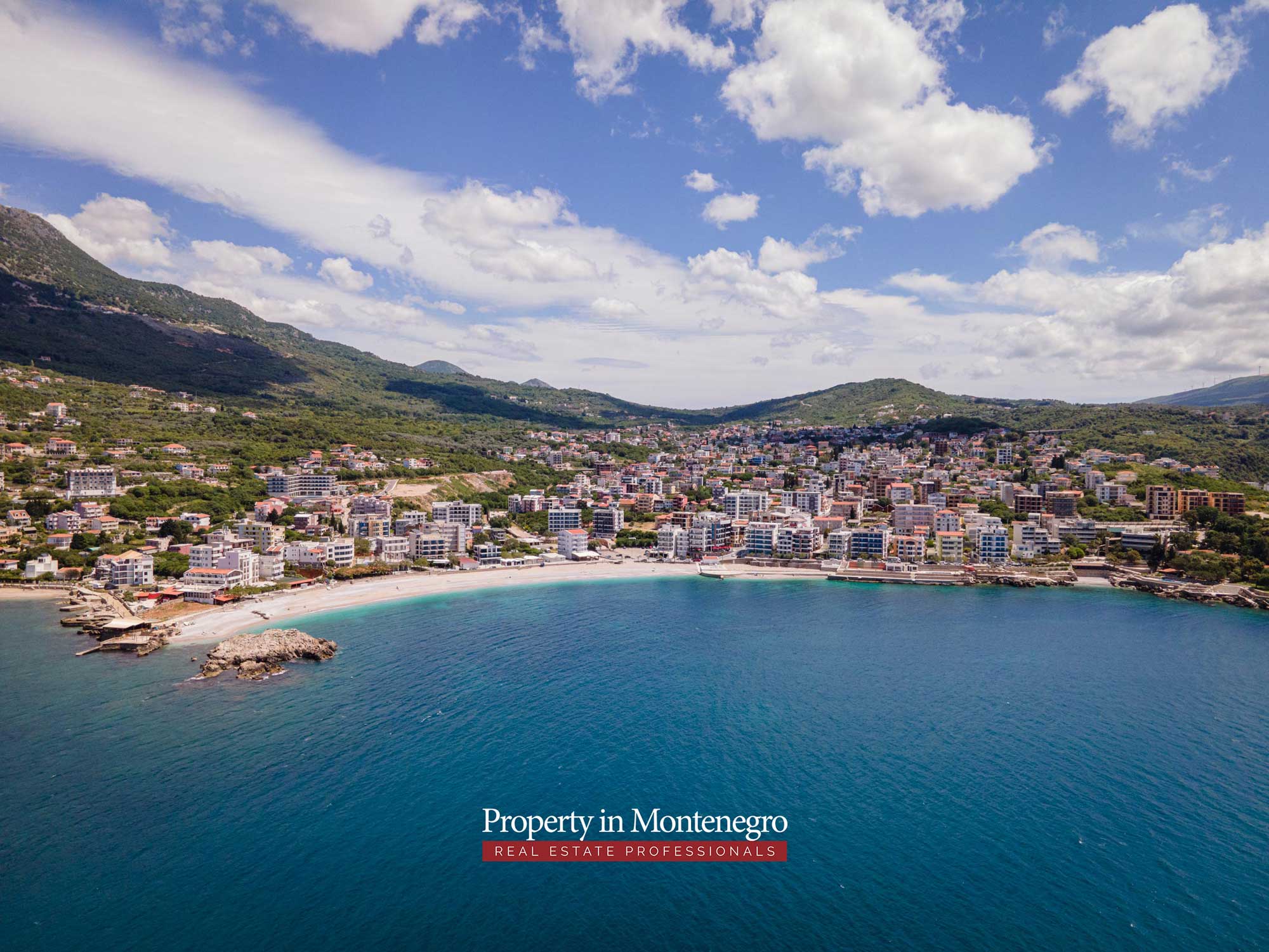 Waterfront house for sale in Bar 64