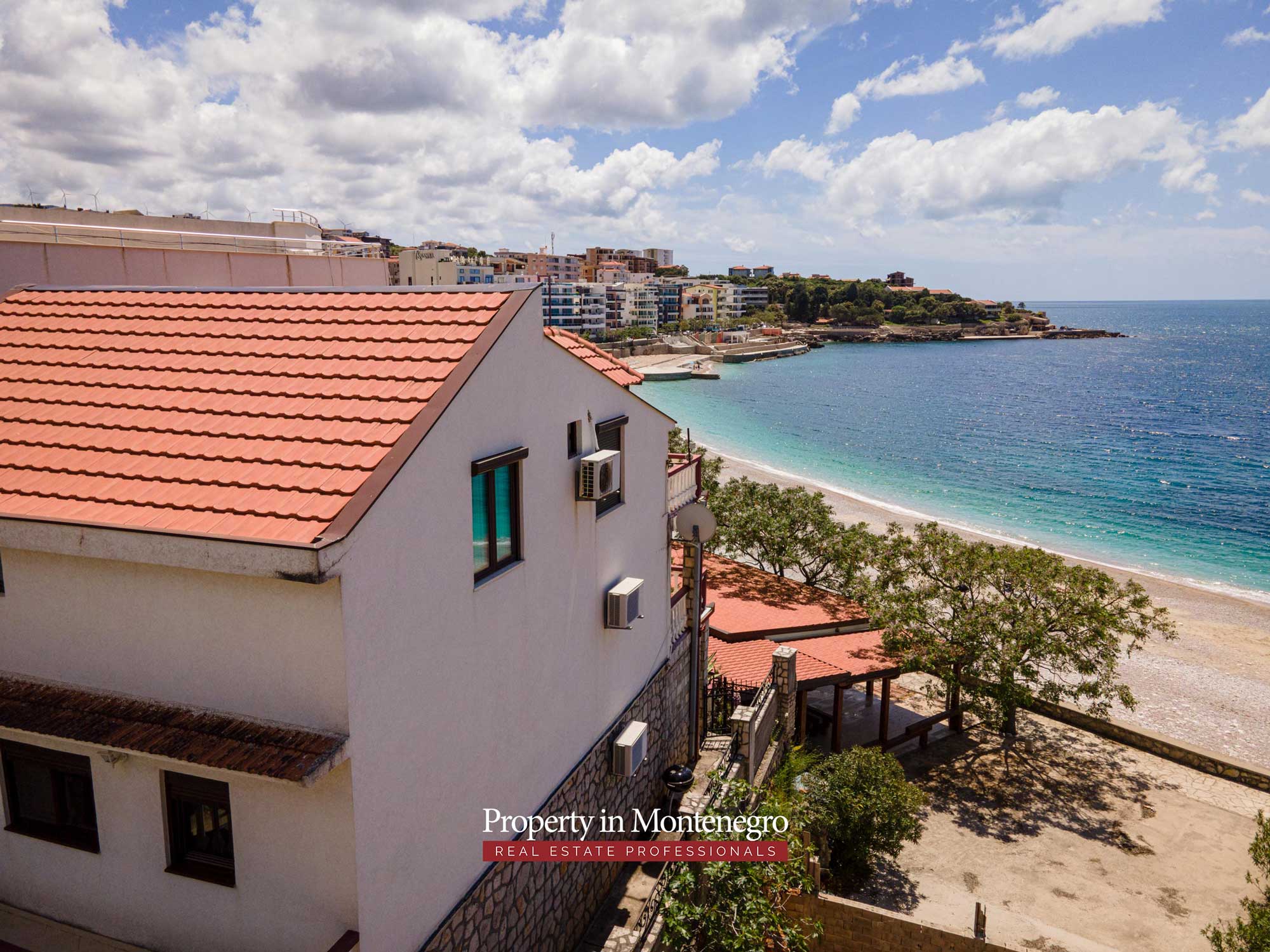 Waterfront house for sale in Bar 66