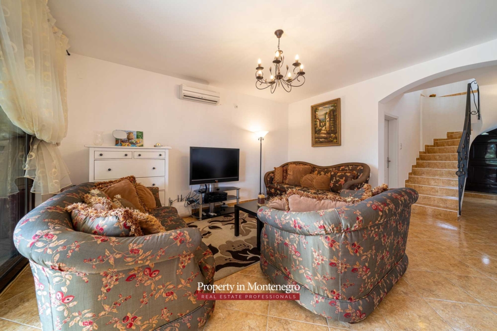 Waterfront house for sale in Bar