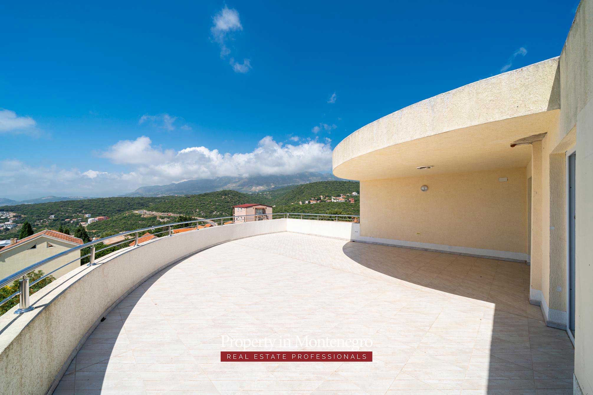 House with swimming pool and sea view for sale in Bar area 54