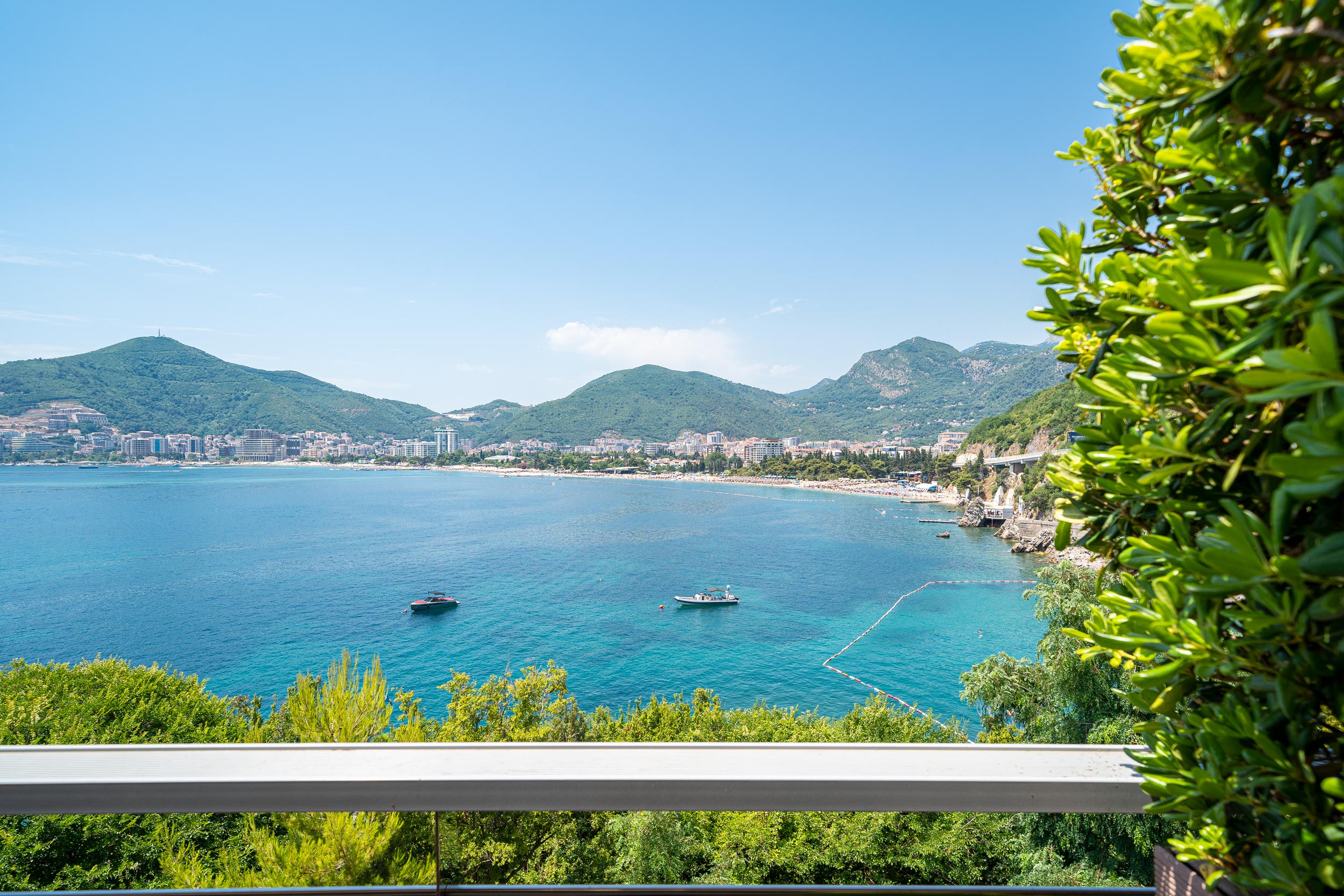 Luxury two bedroom apartment for sale in Dukley Gardens 16 1