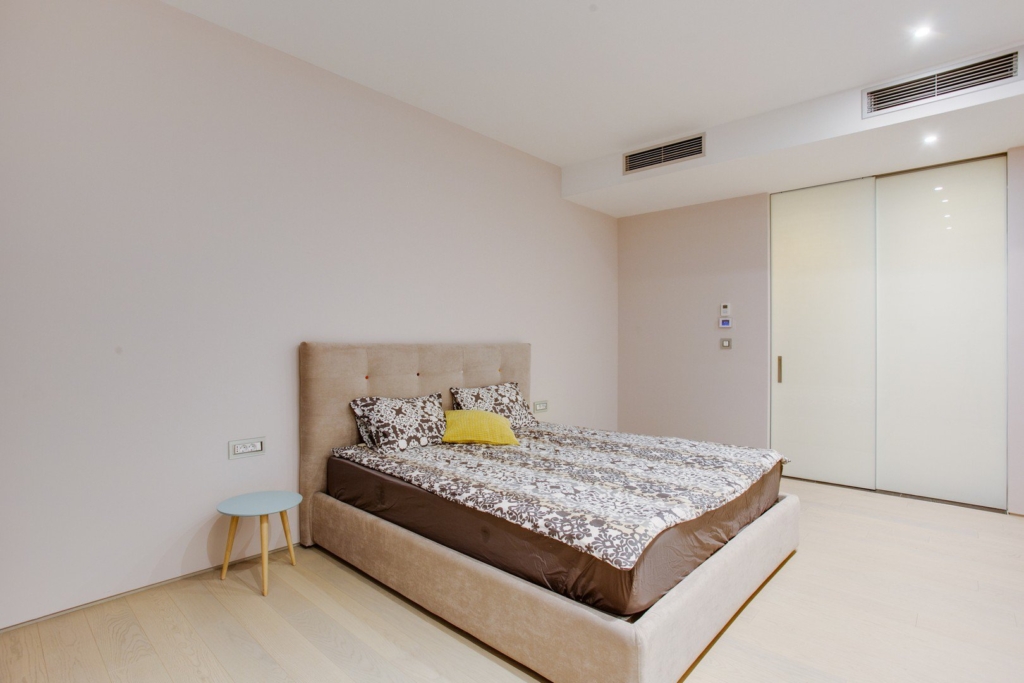 First line apartment in Dukley Gardens