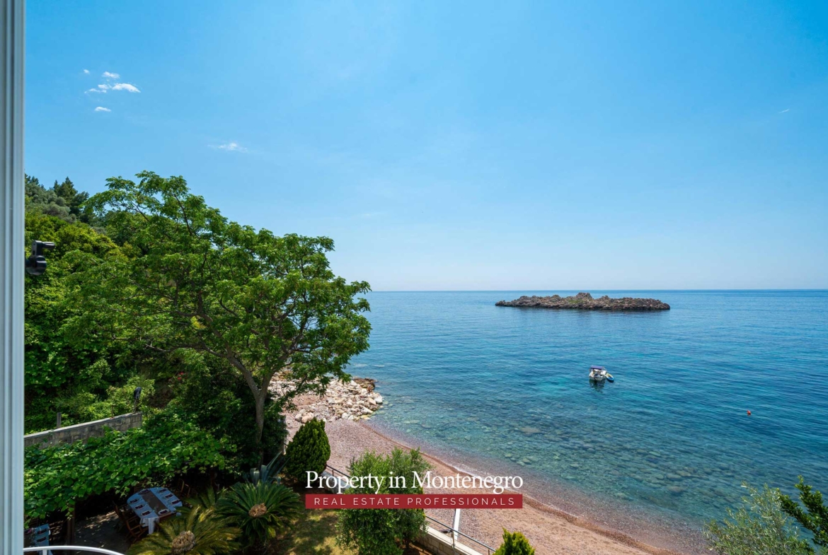 Waterfront villa for sale in Budva