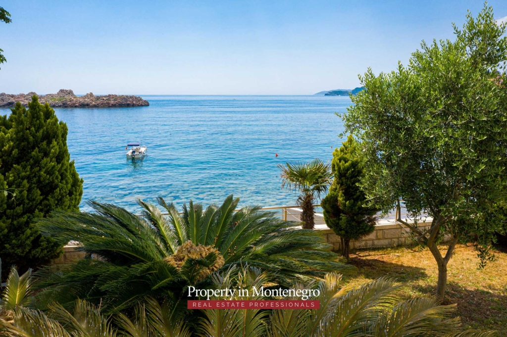 Waterfront villa for sale in Budva