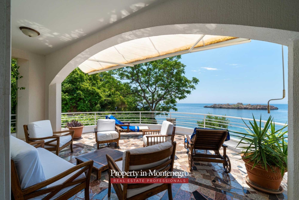 Waterfront villa for sale in Budva
