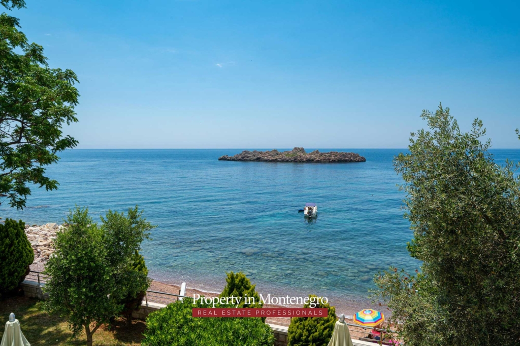 Waterfront villa for sale in Budva