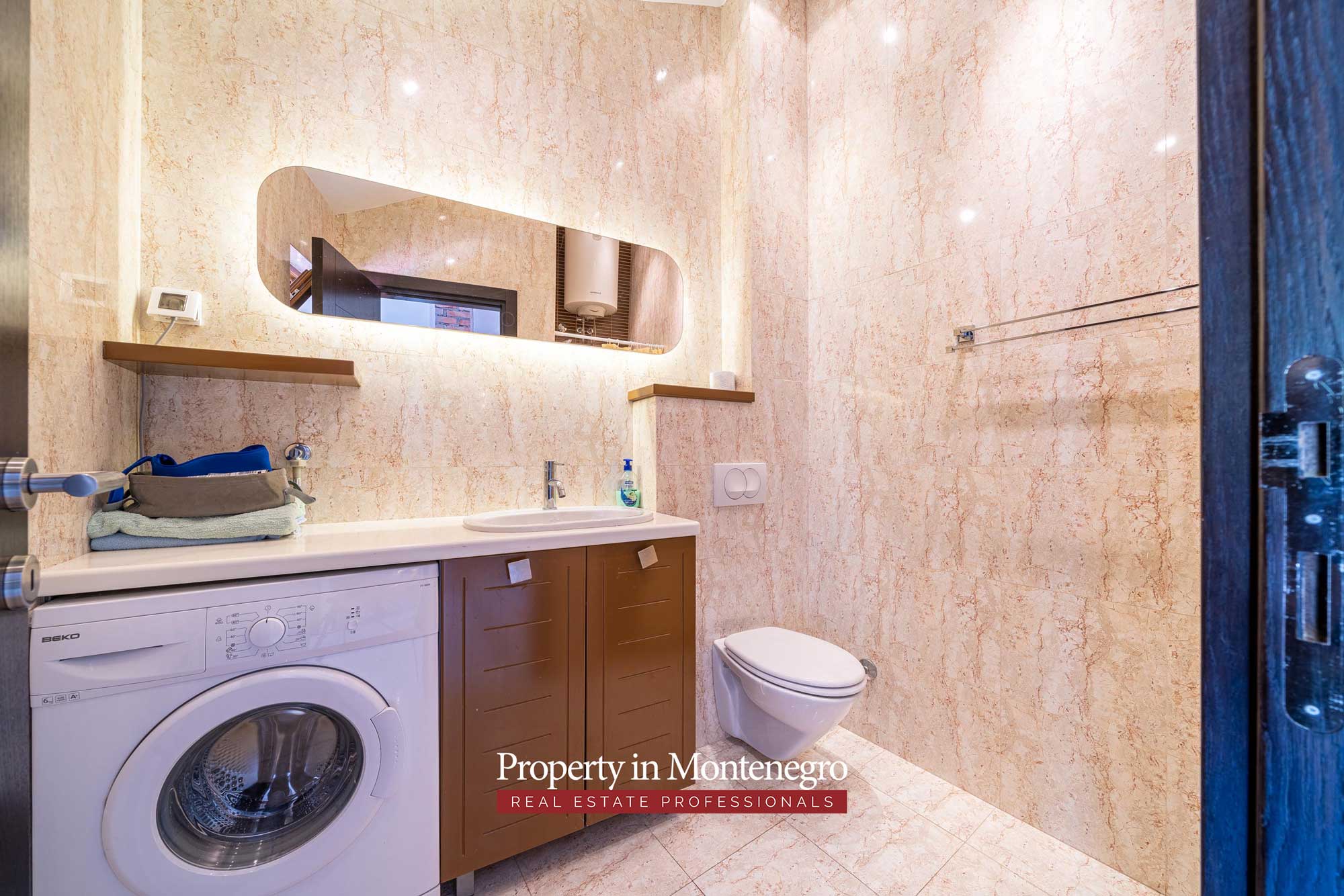 Stone house with sea view for sale in Kotor area 56