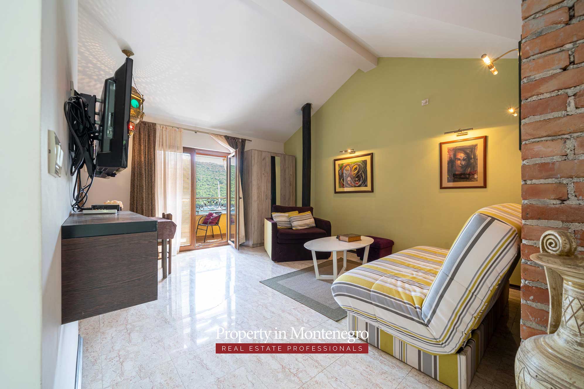 Stone house with sea view for sale in Kotor area 58