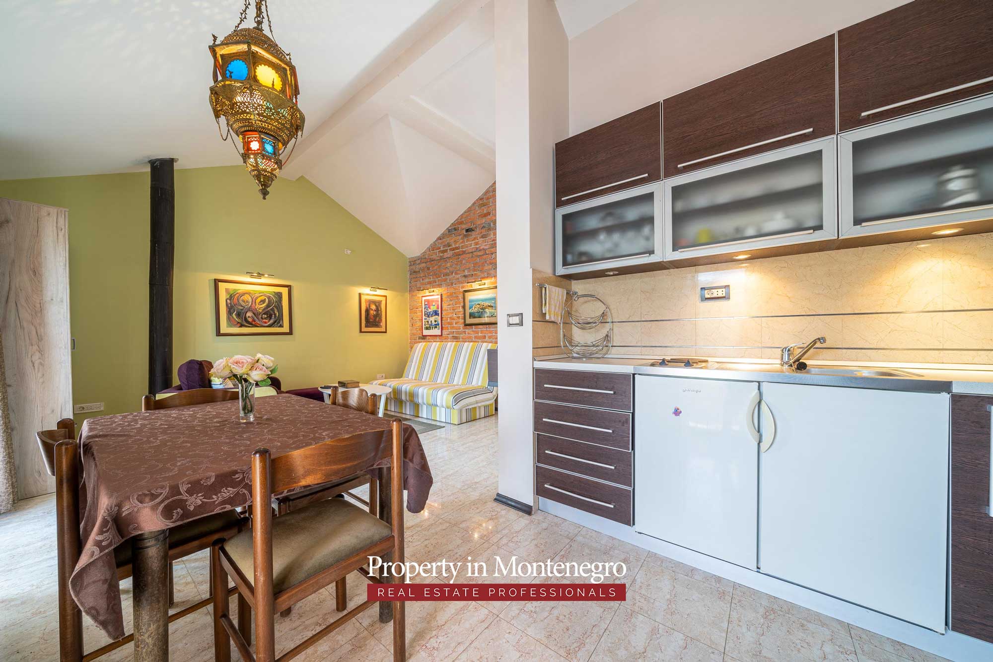 Stone house with sea view for sale in Kotor area 61