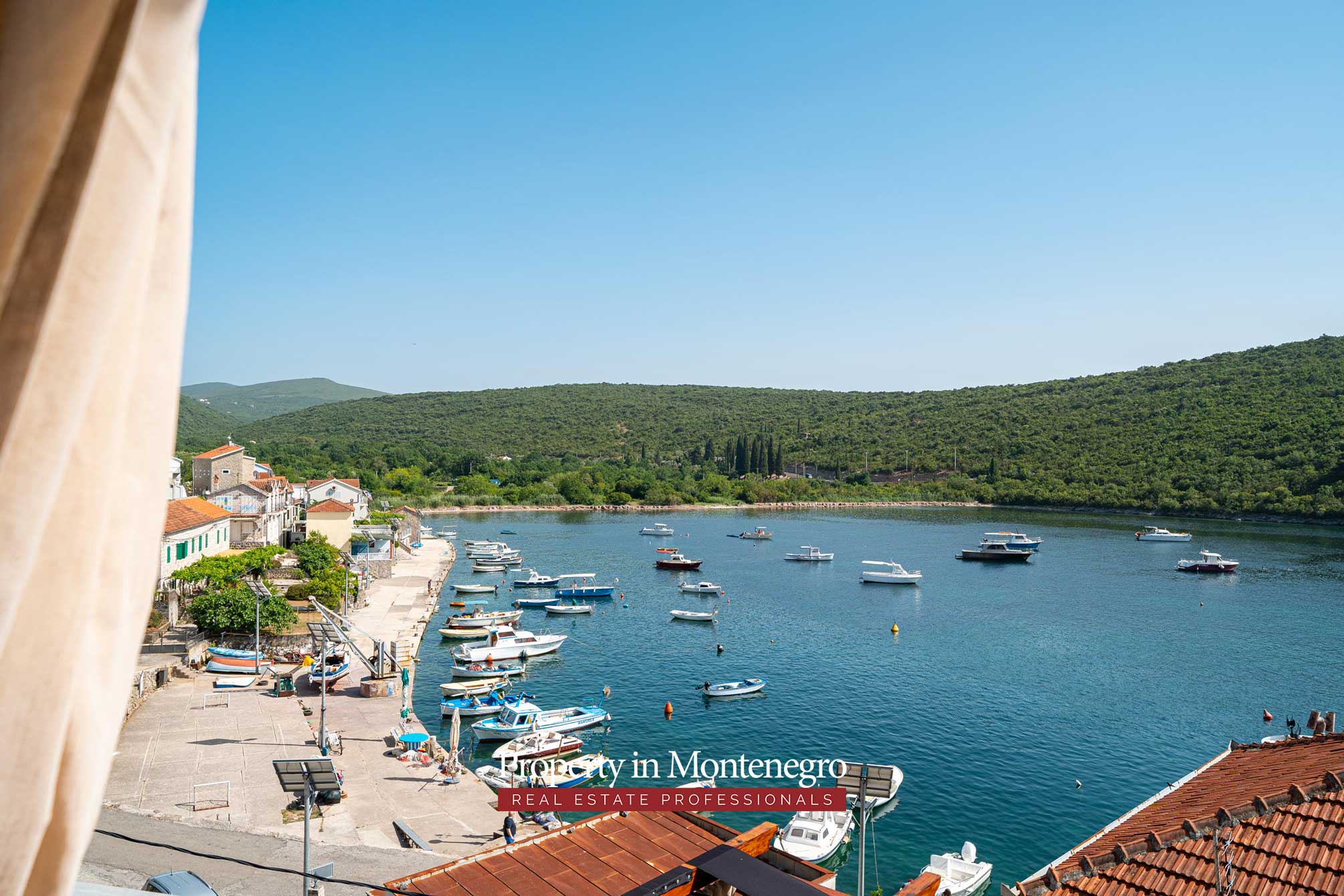 Stone house with sea view for sale in Kotor area 65