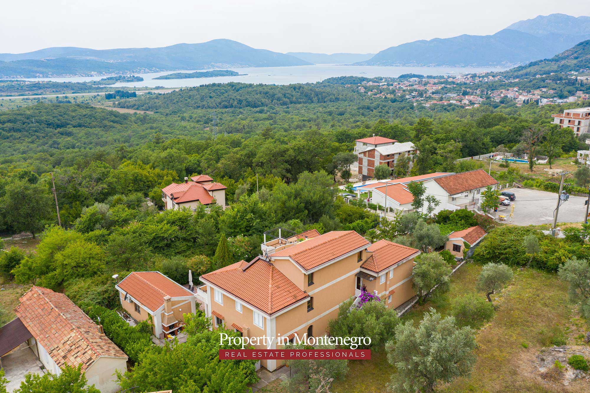 House for sale in Kotor area