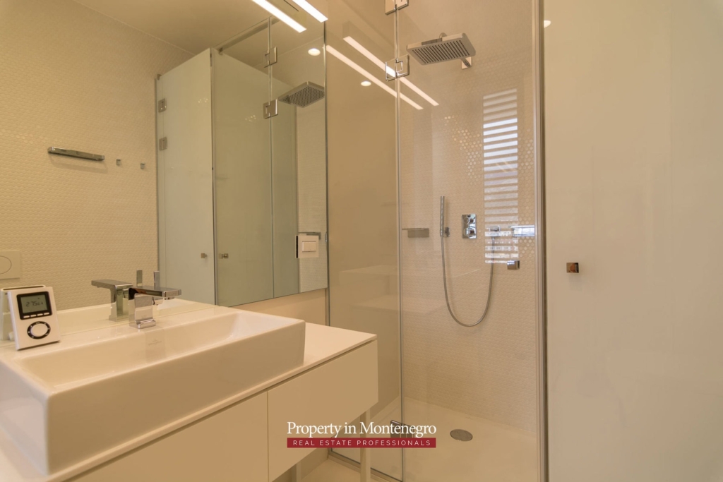 Luxury two bedroom near Old Town Budva