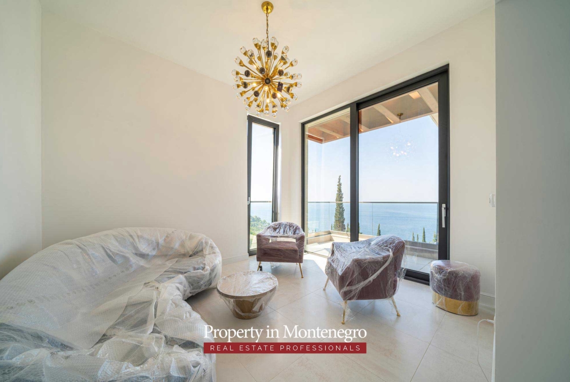 Luxury villa for sale in Budva Riviera