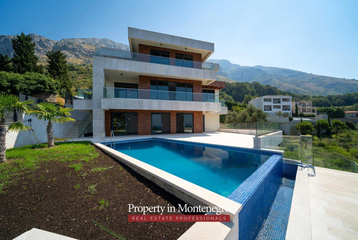 Luxury villa for sale in Budva Riviera