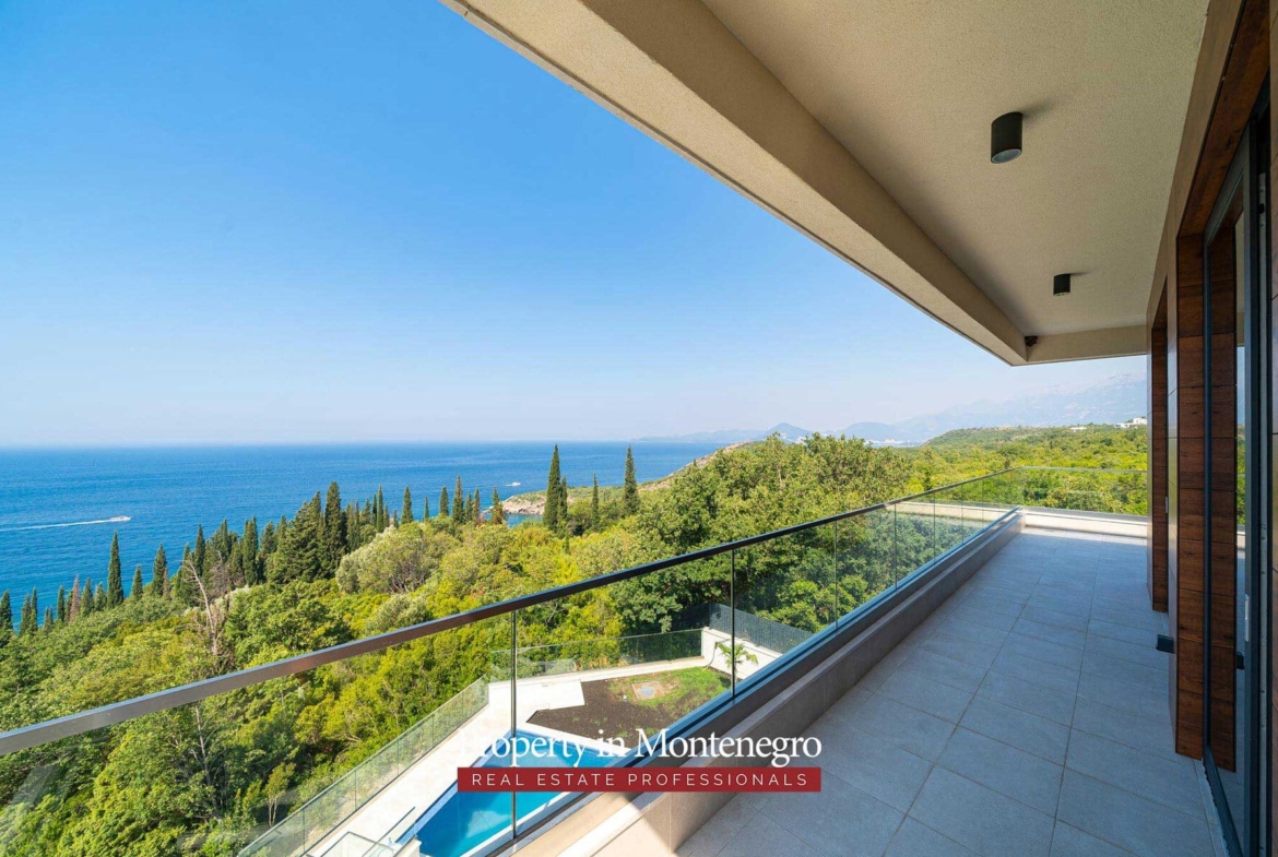 Luxury villa for sale in Budva Riviera