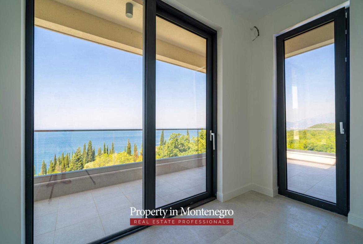 Luxury villa for sale in Budva Riviera