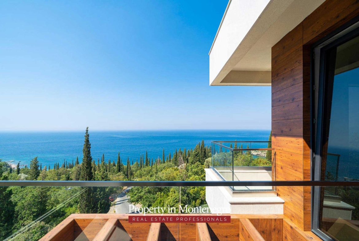 Luxury villa for sale in Budva Riviera