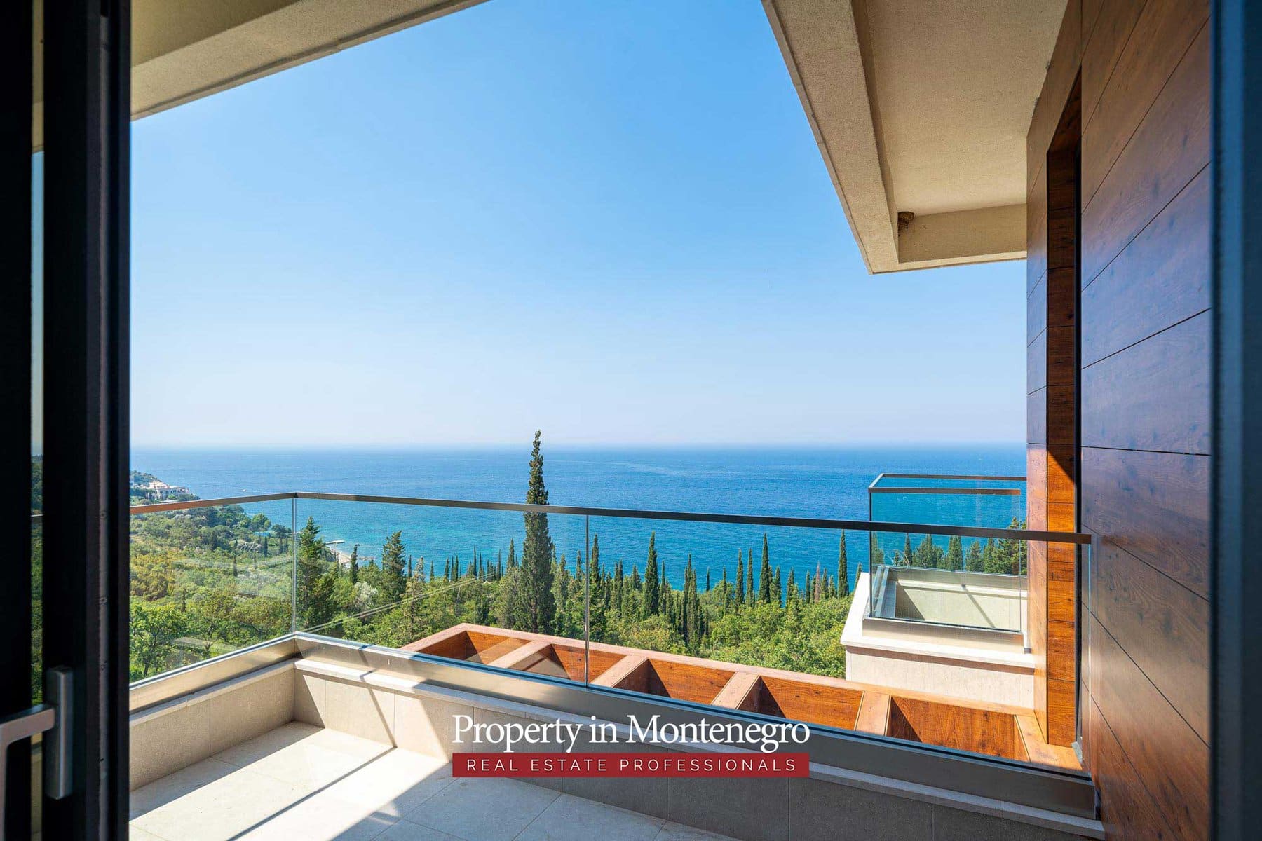 Luxury villa with swimming pool for sale in Budva Riviera 58