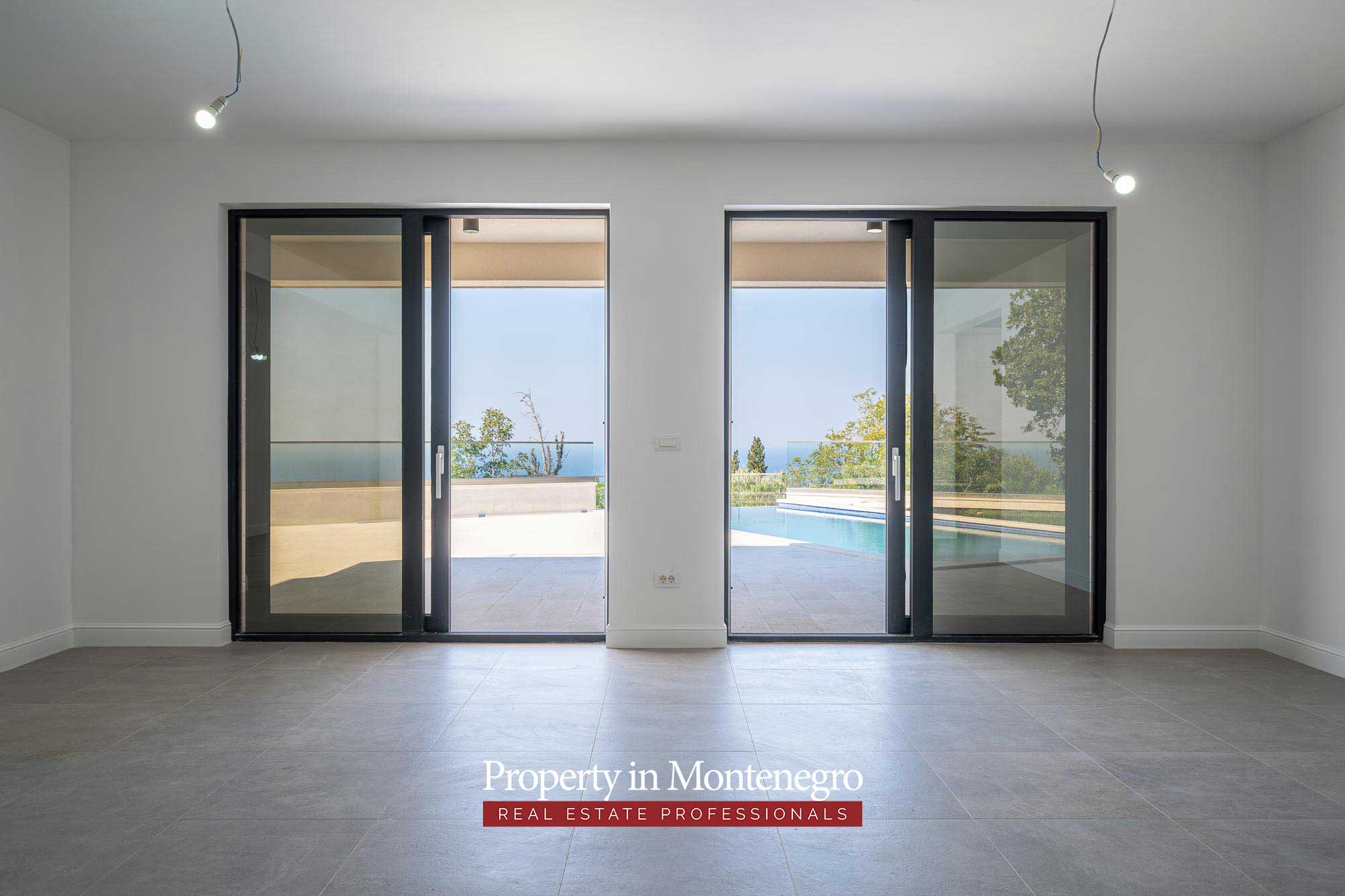 Luxury villa with swimming pool for sale in Budva Riviera 65