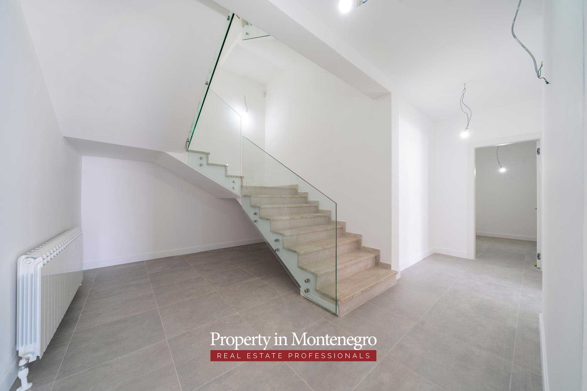 Luxury villa with swimming pool for sale in Budva Riviera 67