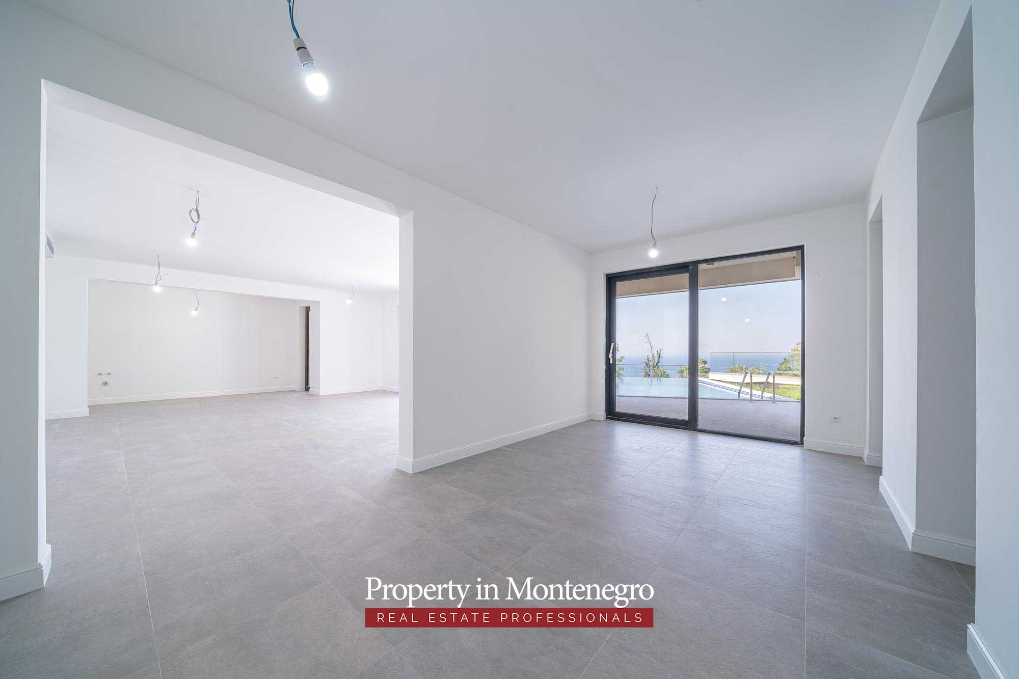 Luxury villa with swimming pool for sale in Budva Riviera 68