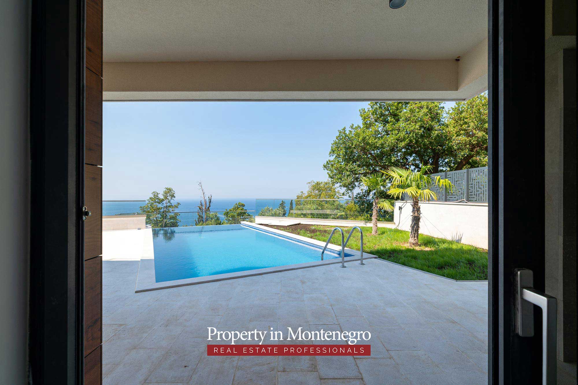 Luxury villa with swimming pool for sale in Budva Riviera 69