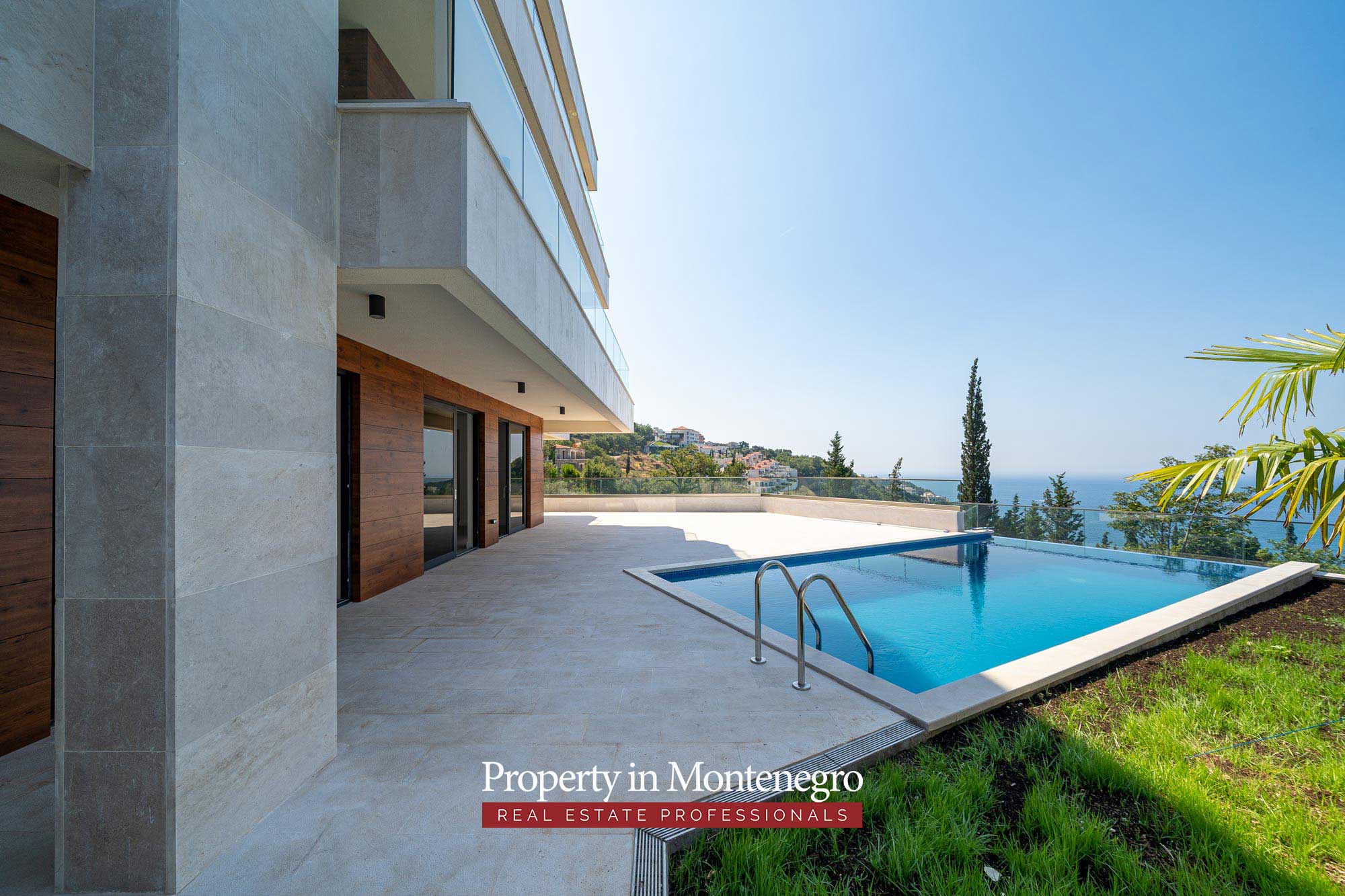 Luxury villa with swimming pool for sale in Budva Riviera 71