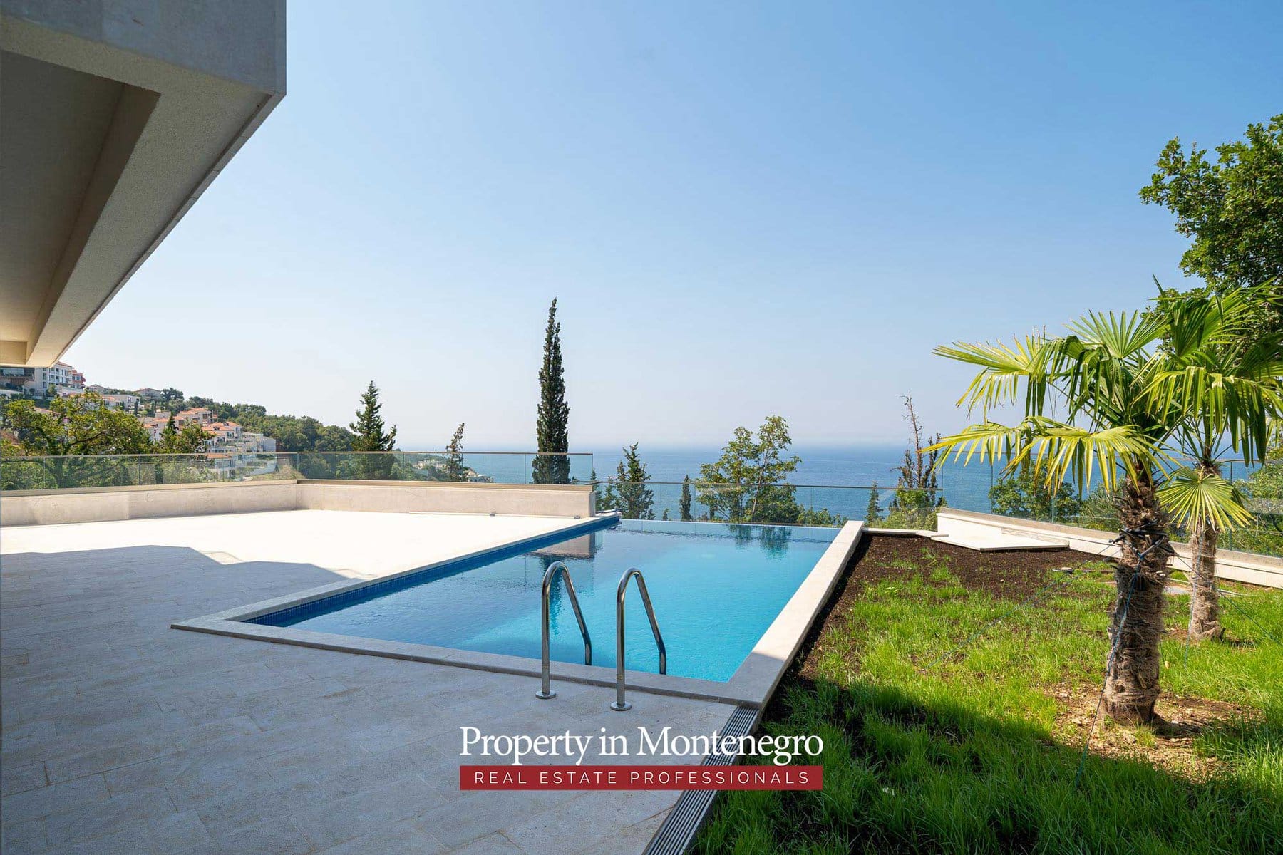 Luxury villa with swimming pool for sale in Budva Riviera 72
