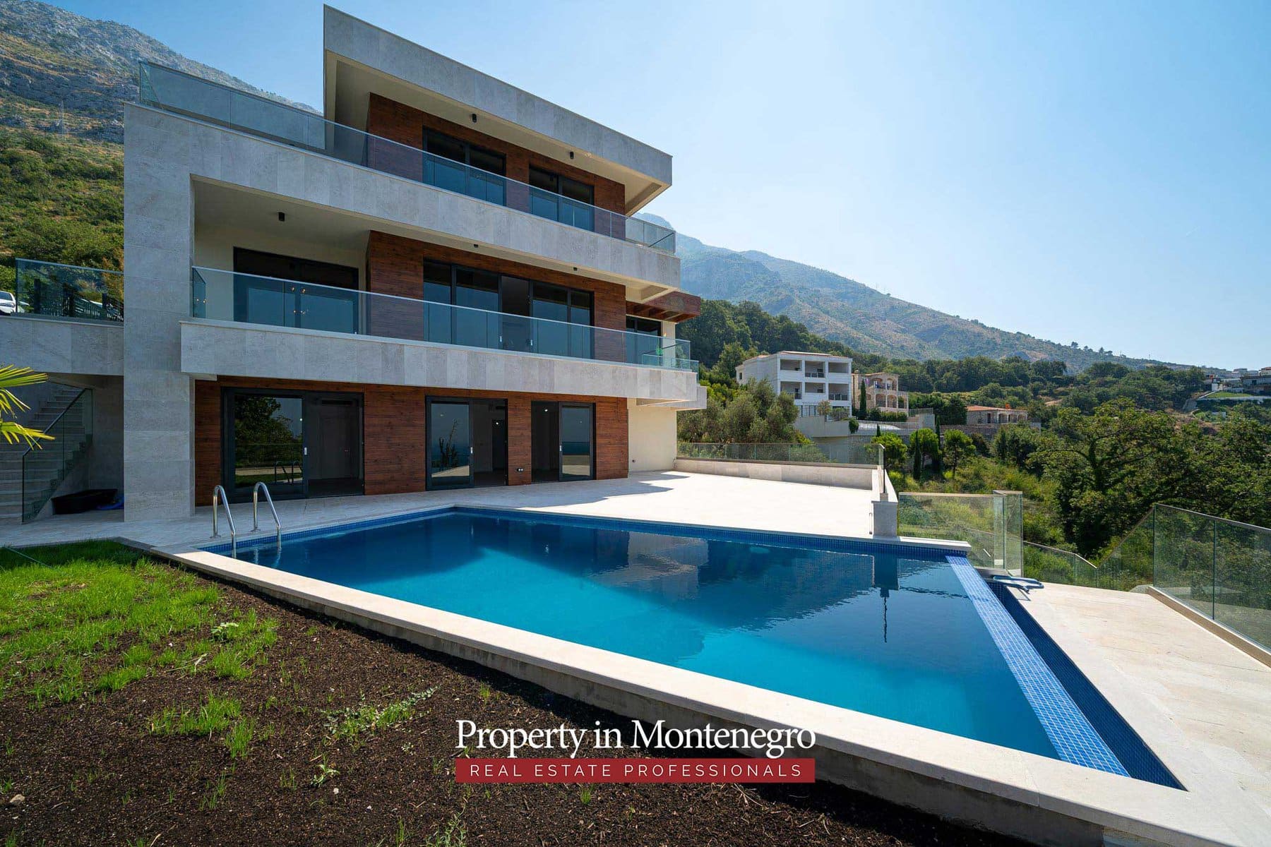 Luxury villa with swimming pool for sale in Budva Riviera 74