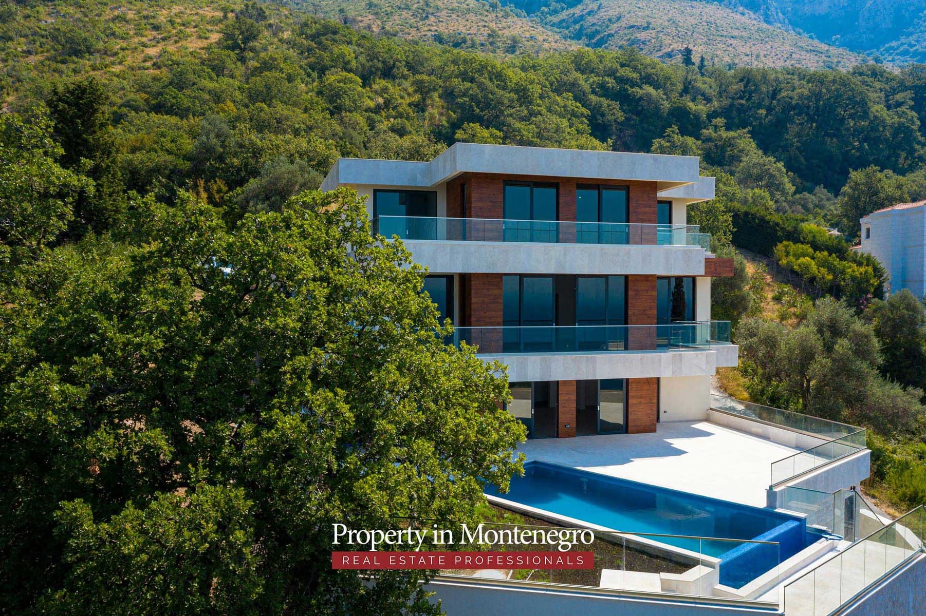Luxury villa with swimming pool for sale in Budva Riviera 79