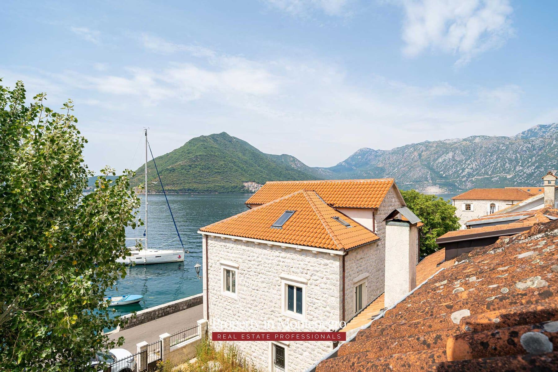 Seafront stone house for sale in Perast 52