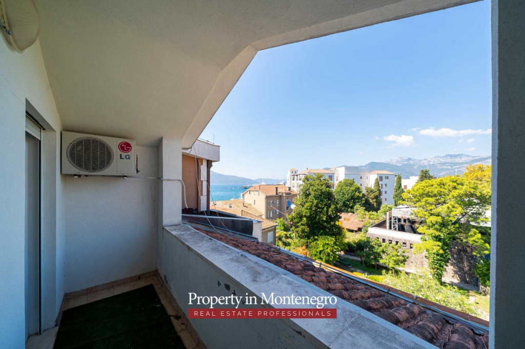 Duplex apartment for sale in Tivat