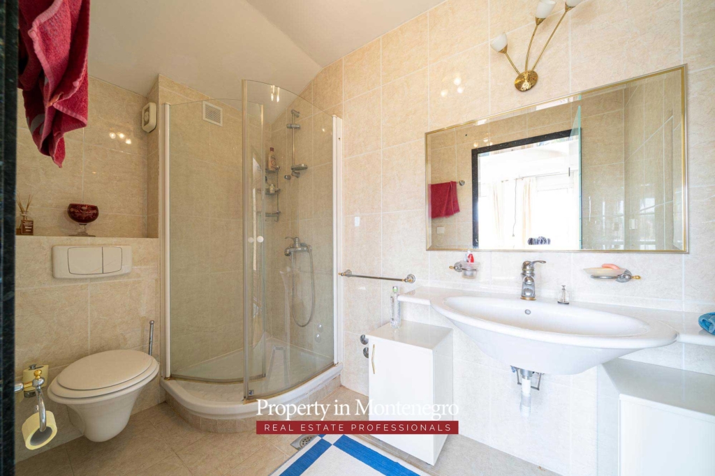 Duplex apartment for sale in Tivat