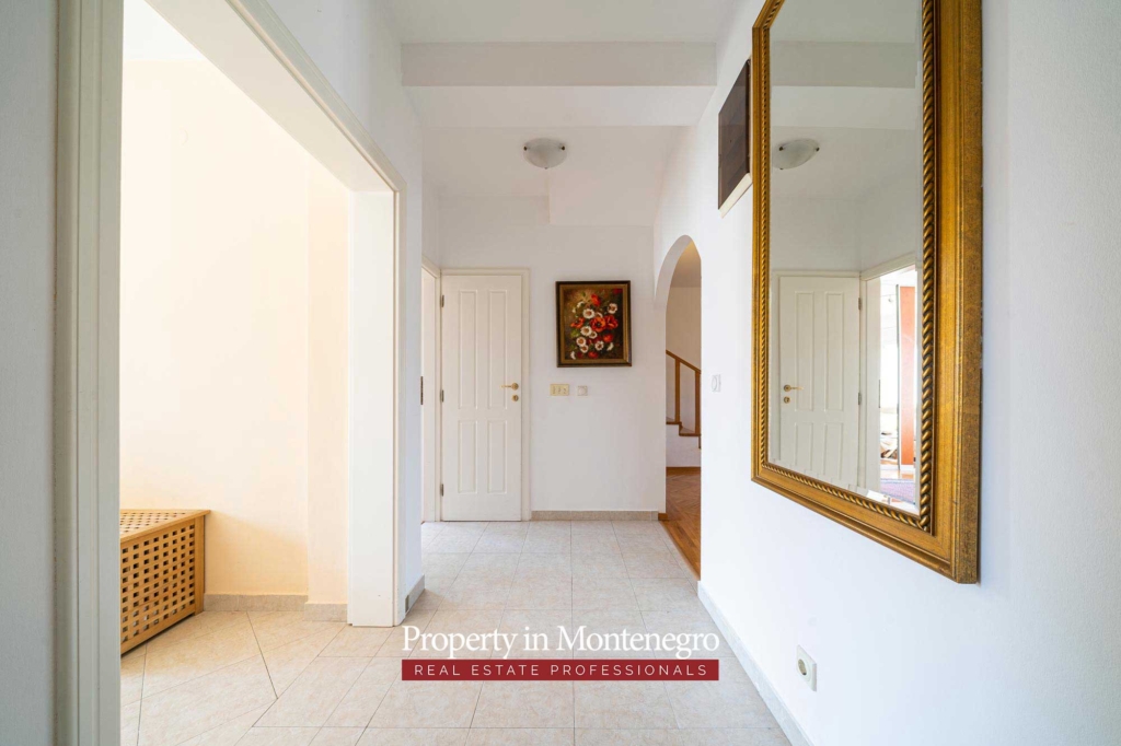 Duplex apartment for sale in Tivat