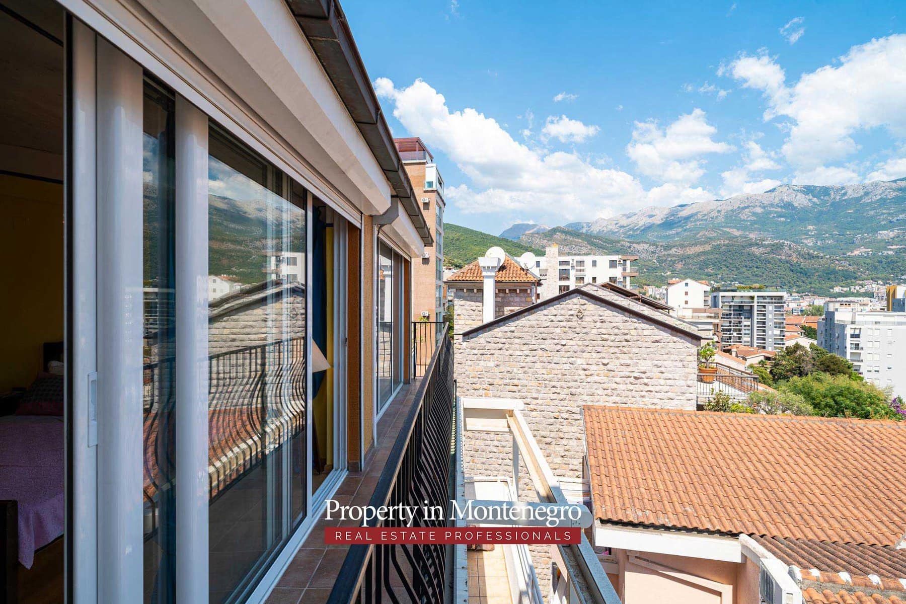 Duplex apartment with sea view for sale in Budva 51