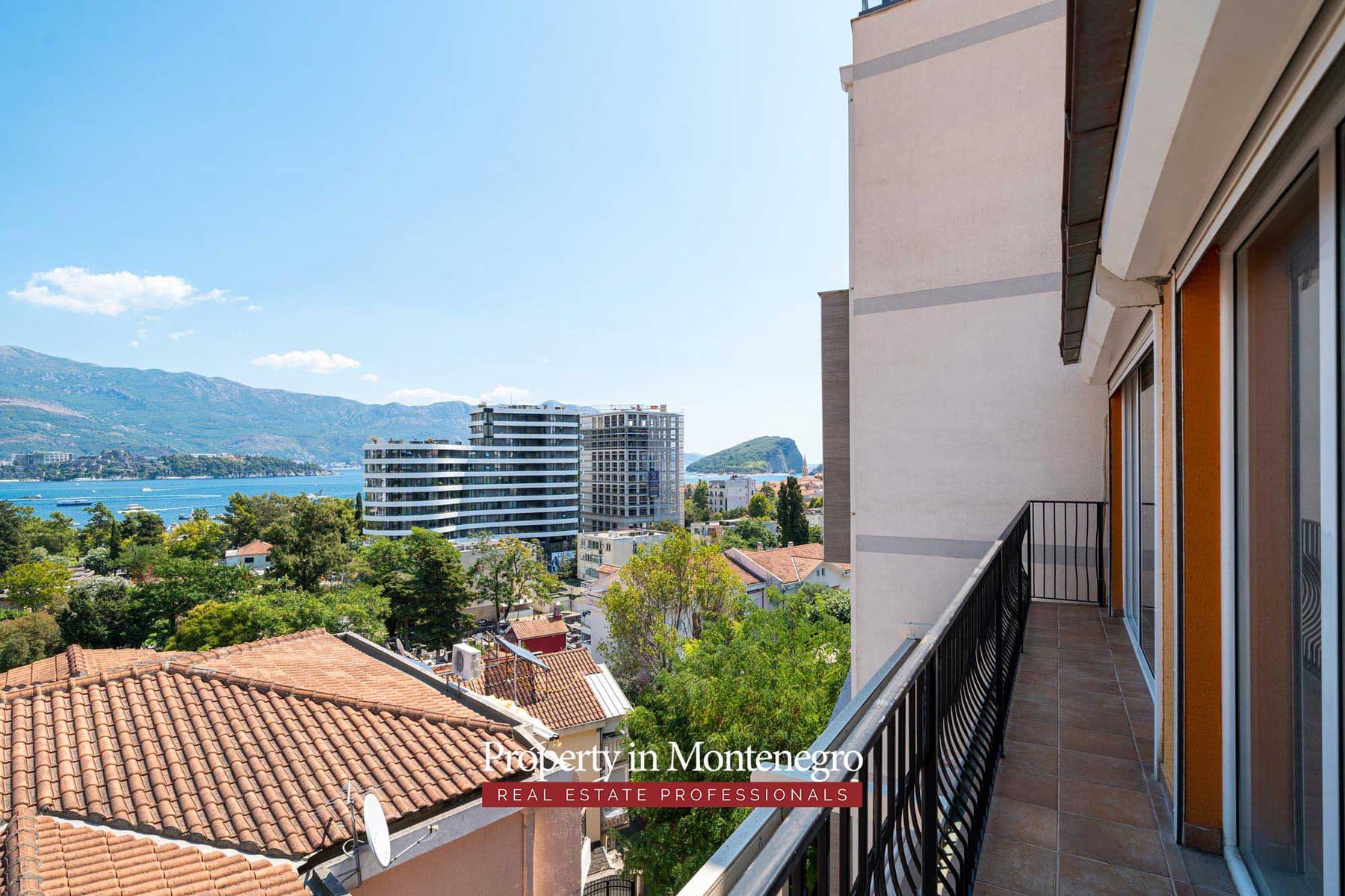 Duplex apartment with sea view for sale in Budva 53