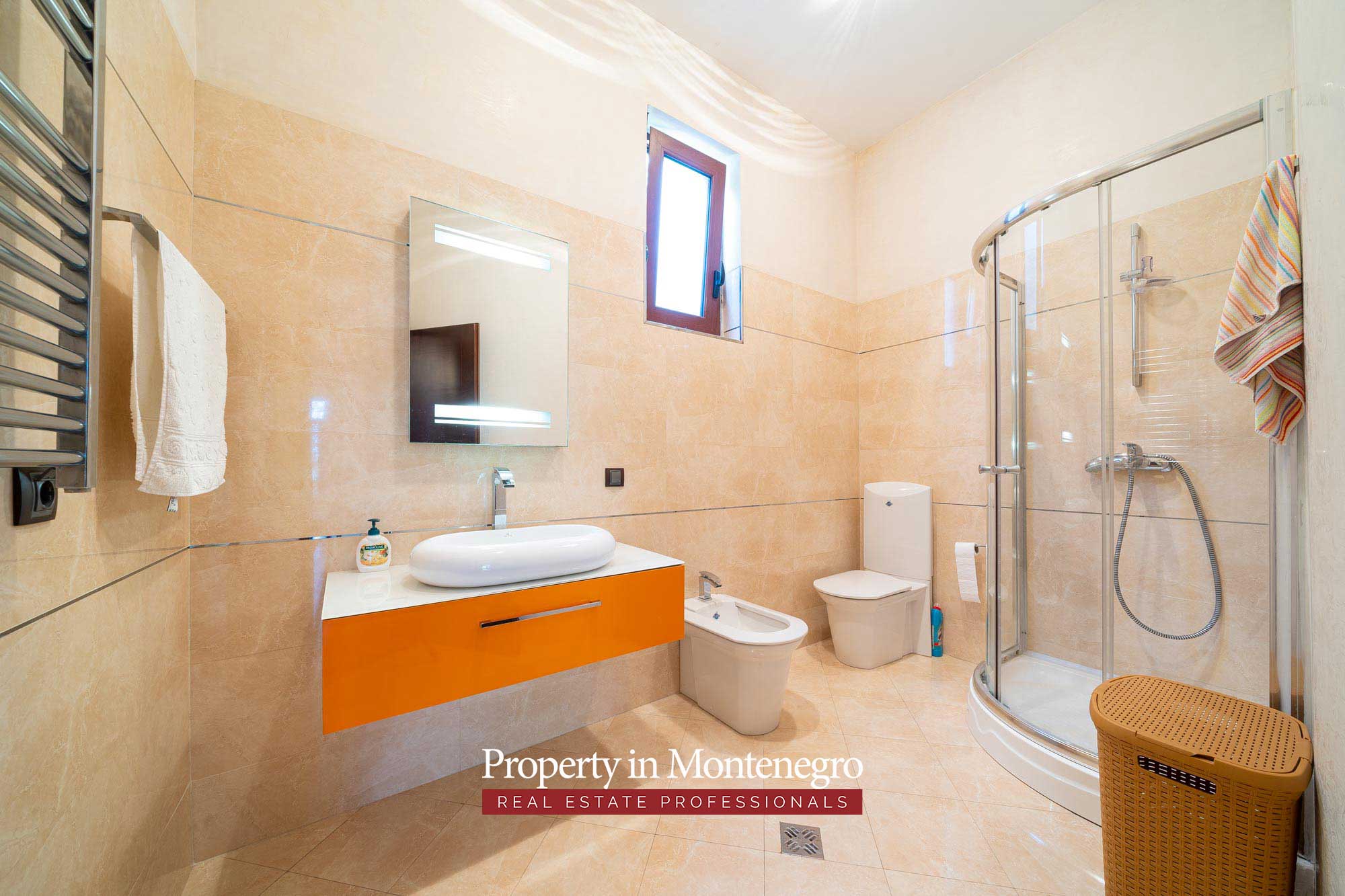 Luxury villa with swimming pool for sale in Petrovac 70