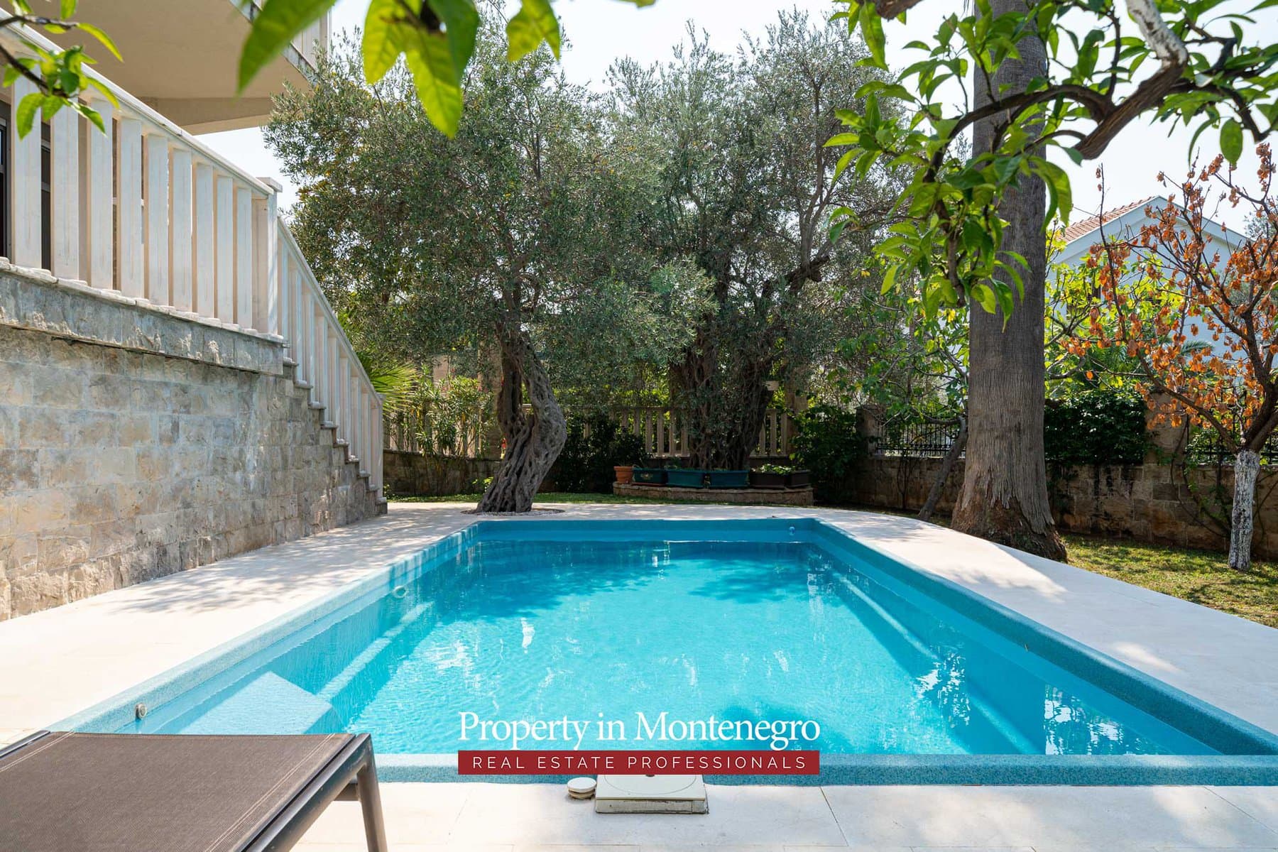 Luxury villa with swimming pool for sale in Petrovac 76