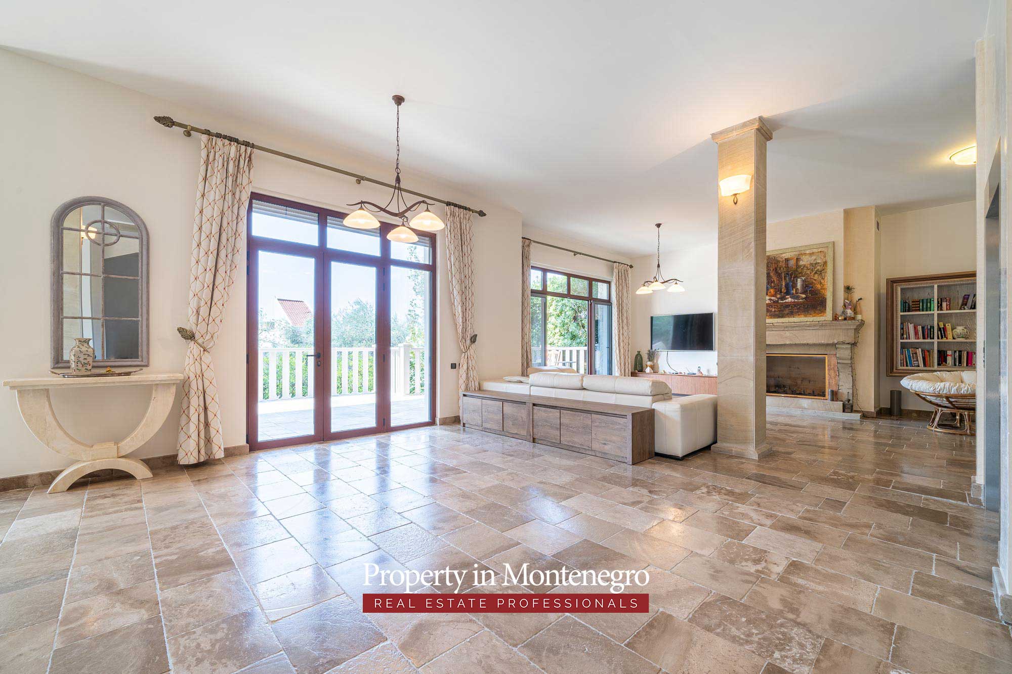 Luxury villa with swimming pool for sale in Petrovac 89