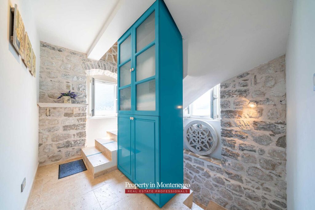 Waterfront stone house for sale in Perast