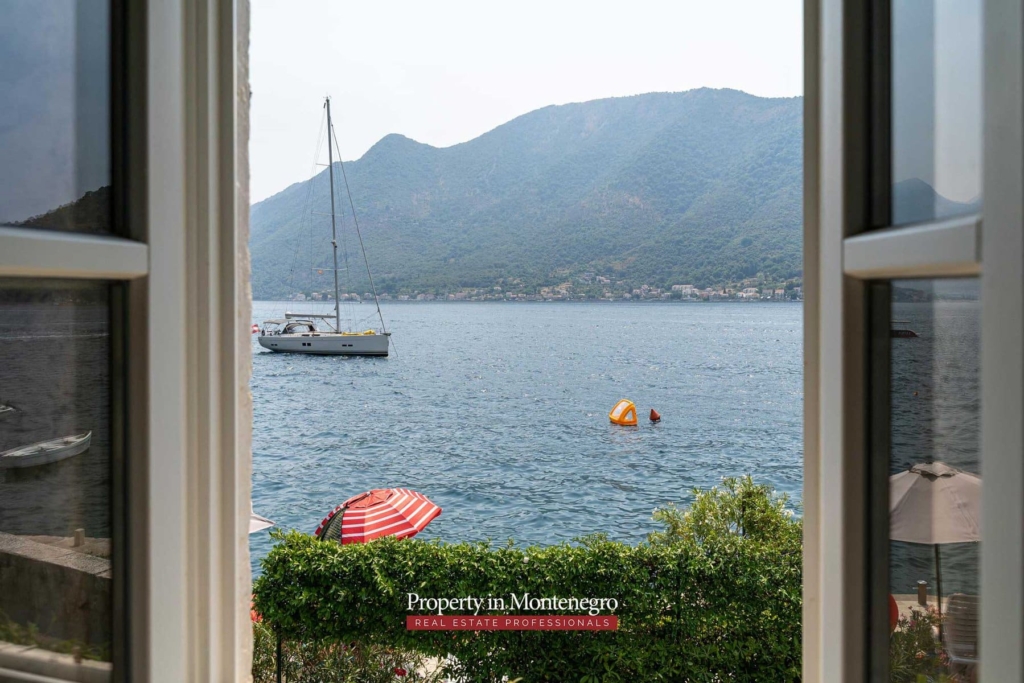 Waterfront stone house for sale in Perast