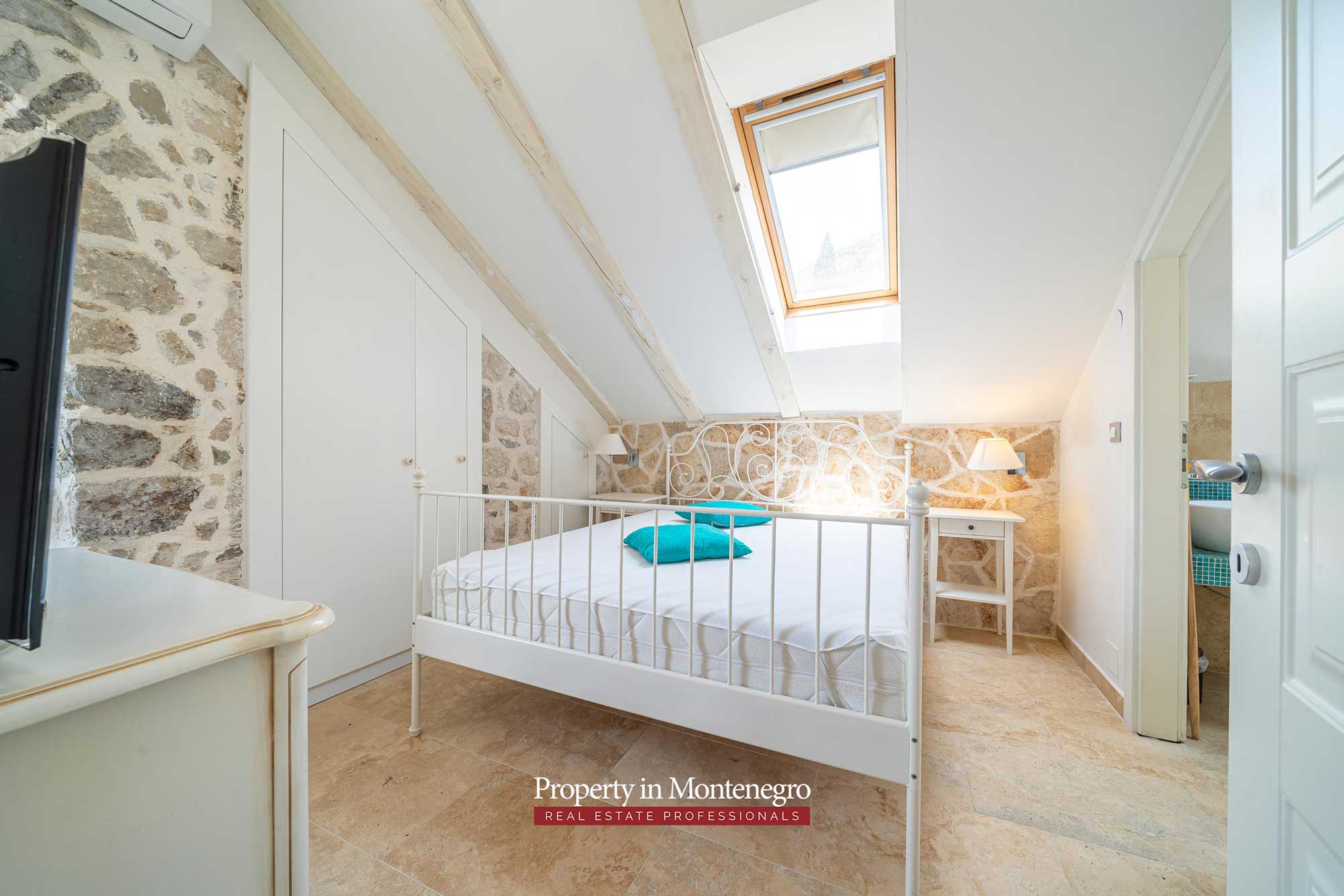 Waterfront stone house for sale in Perast 53