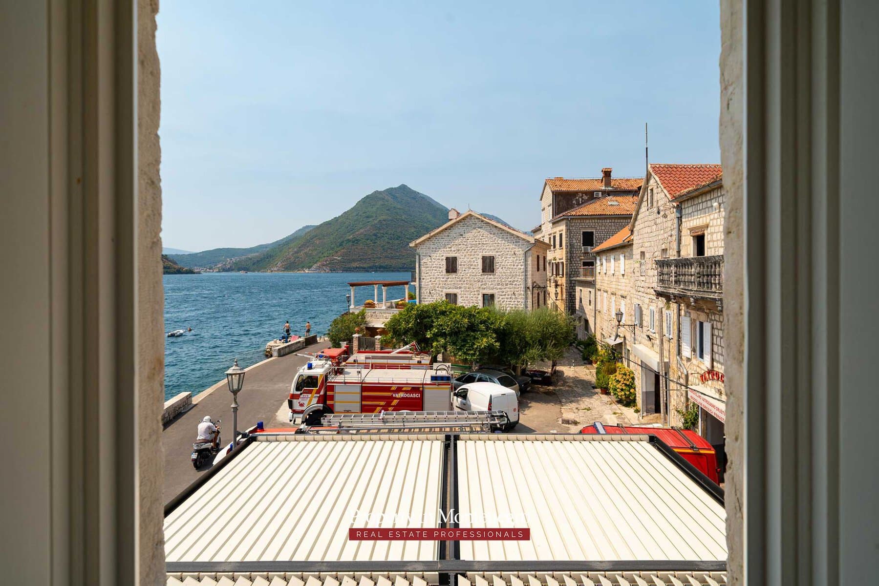 Waterfront stone house for sale in Perast 56