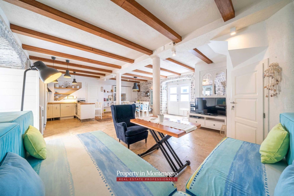 Waterfront stone house for sale in Perast
