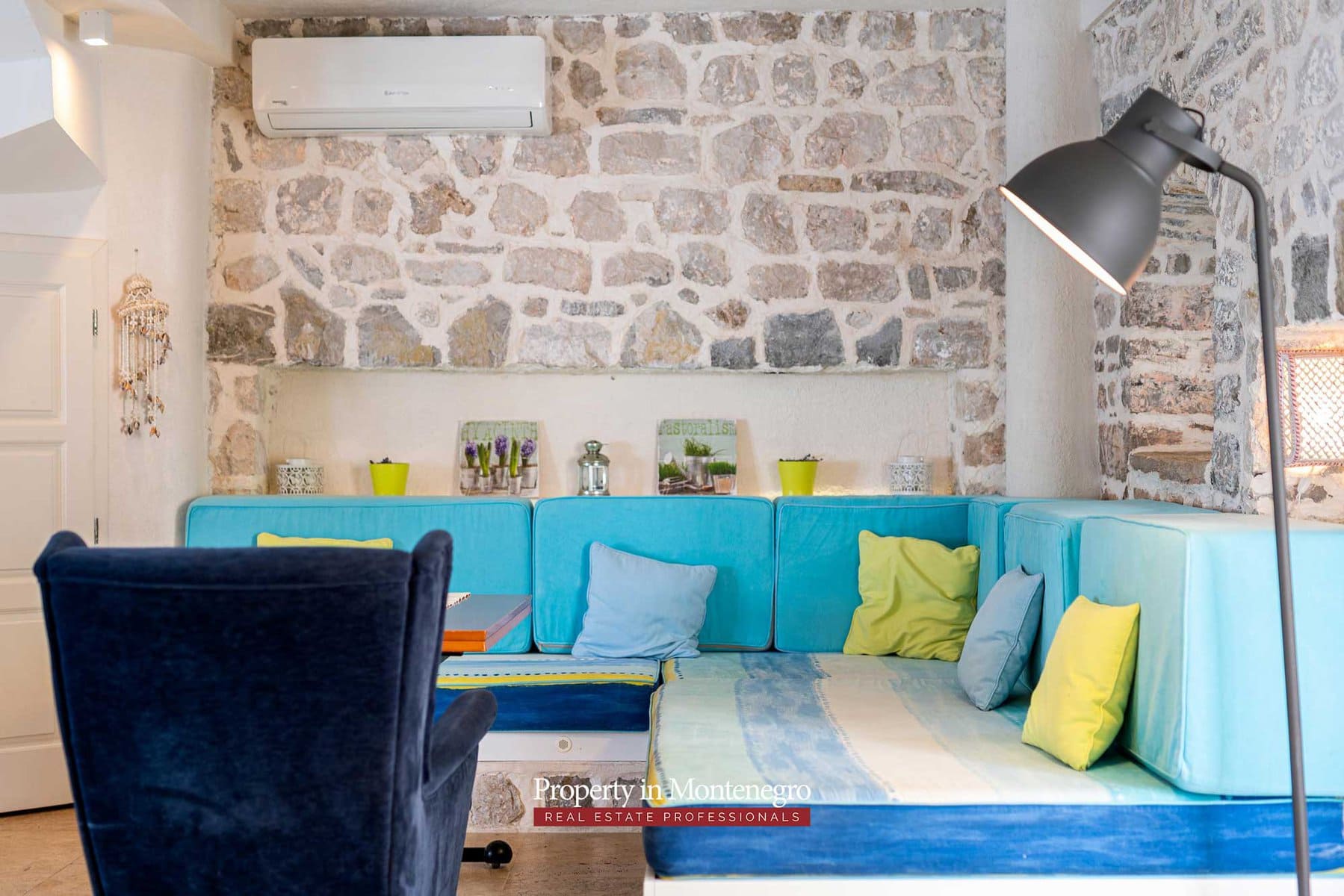 Waterfront stone house for sale in Perast 67