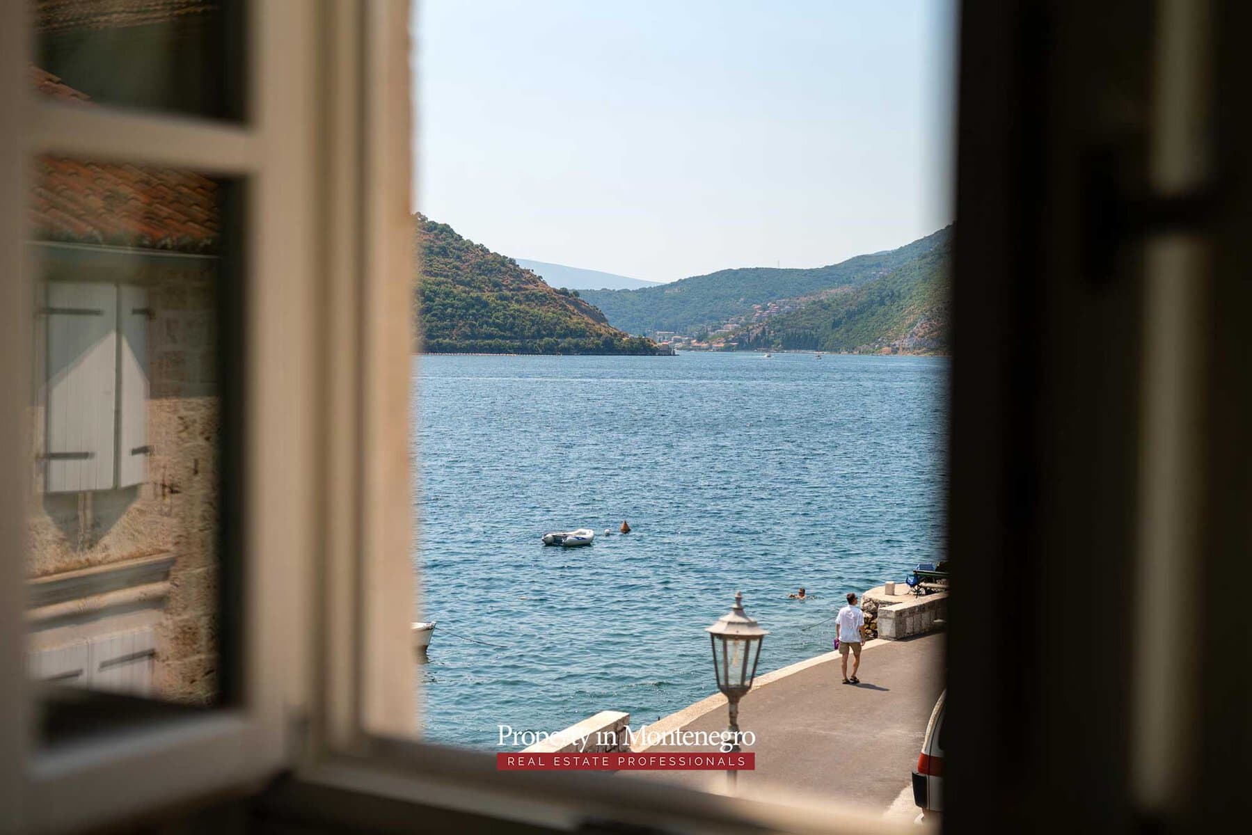 Waterfront stone house for sale in Perast 79